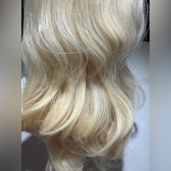 HAIR, 20-21” Wavy, Comb Back, Black/Blonde - Picture 8 of 15